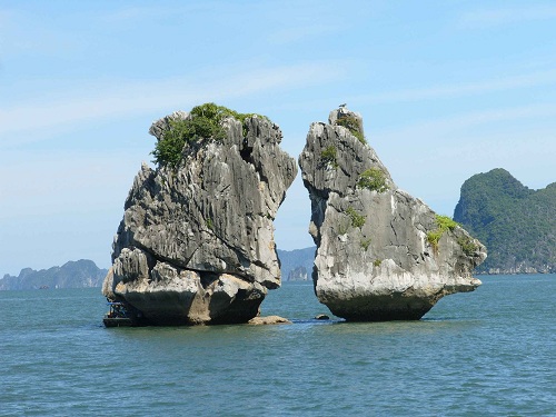 <b>越南下龙湾•天堂岛•河内胡志明陵•莲花自助餐 4天3晚游【纯美越南游】</b>