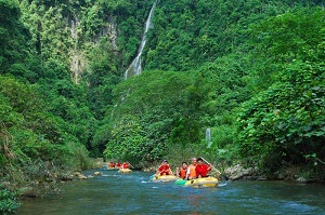 古龙山大峡谷漂流