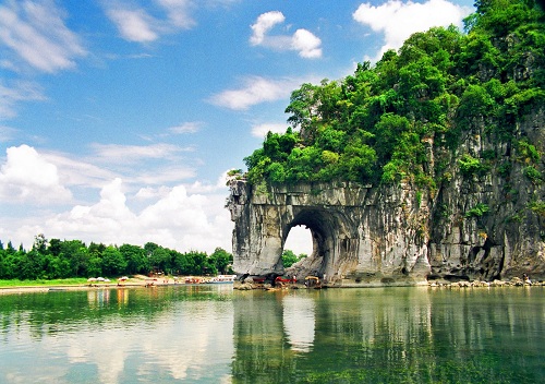 德天跨国大瀑布•通灵大峡谷•北海银滩•涠洲岛•桂林山水•漓江阳朔 7天6晚特色游