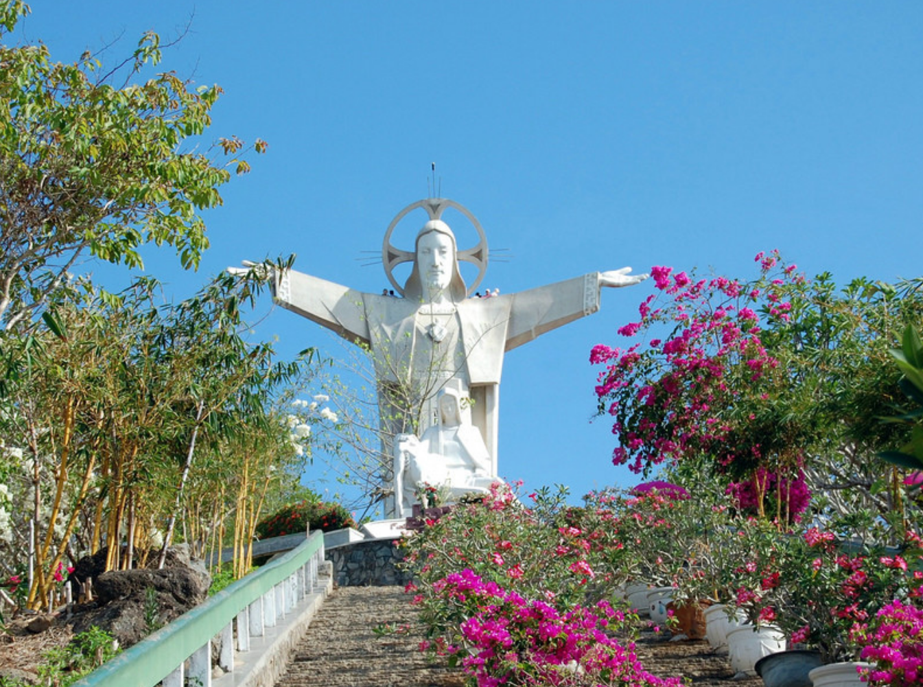 基督立像