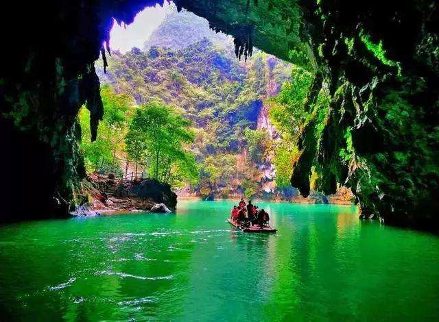 德天跨国瀑布•鹅泉•通灵大峡谷•浩坤湖•凤山三门海 4天